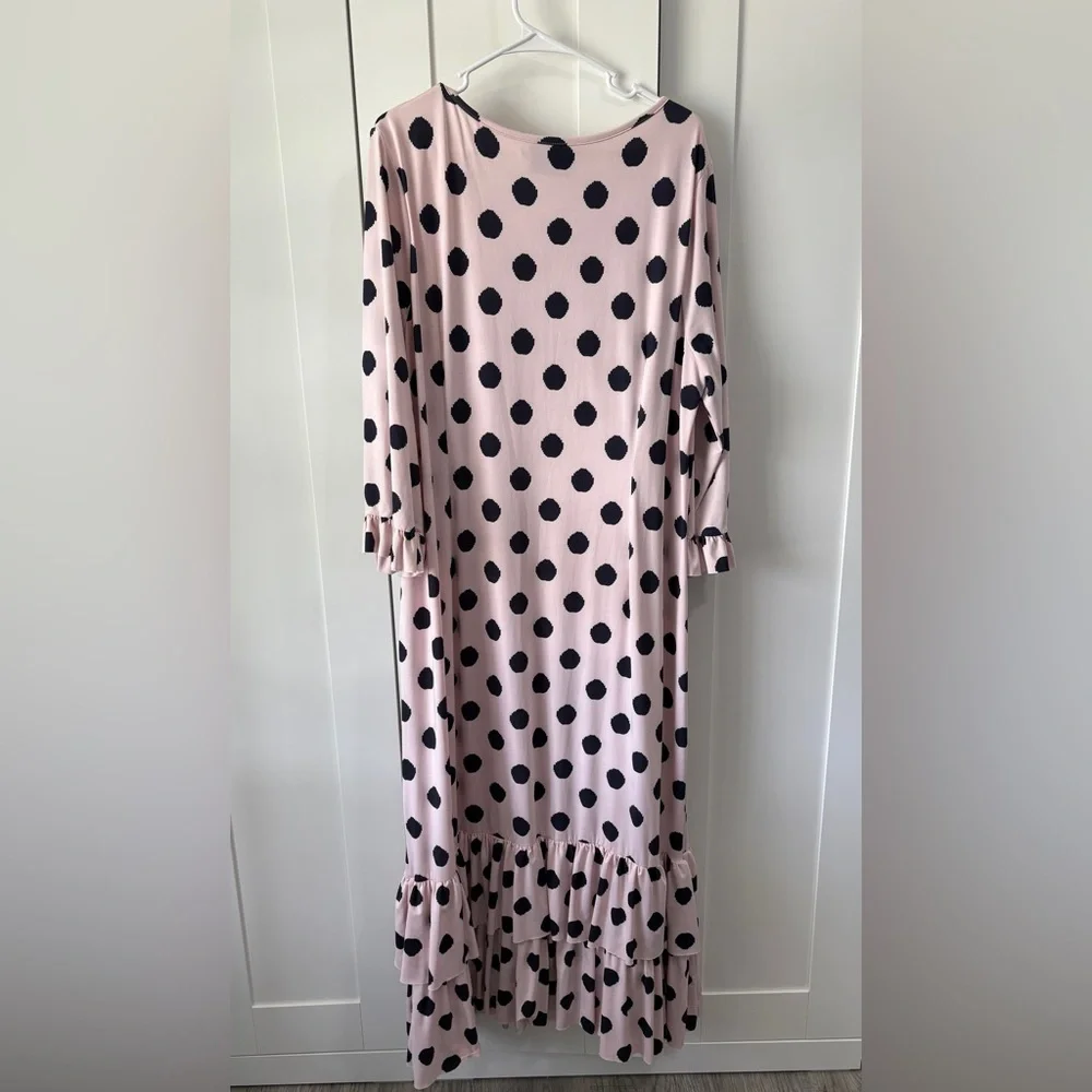 Dainty Jewell’s Dress - Picture 4 of 4